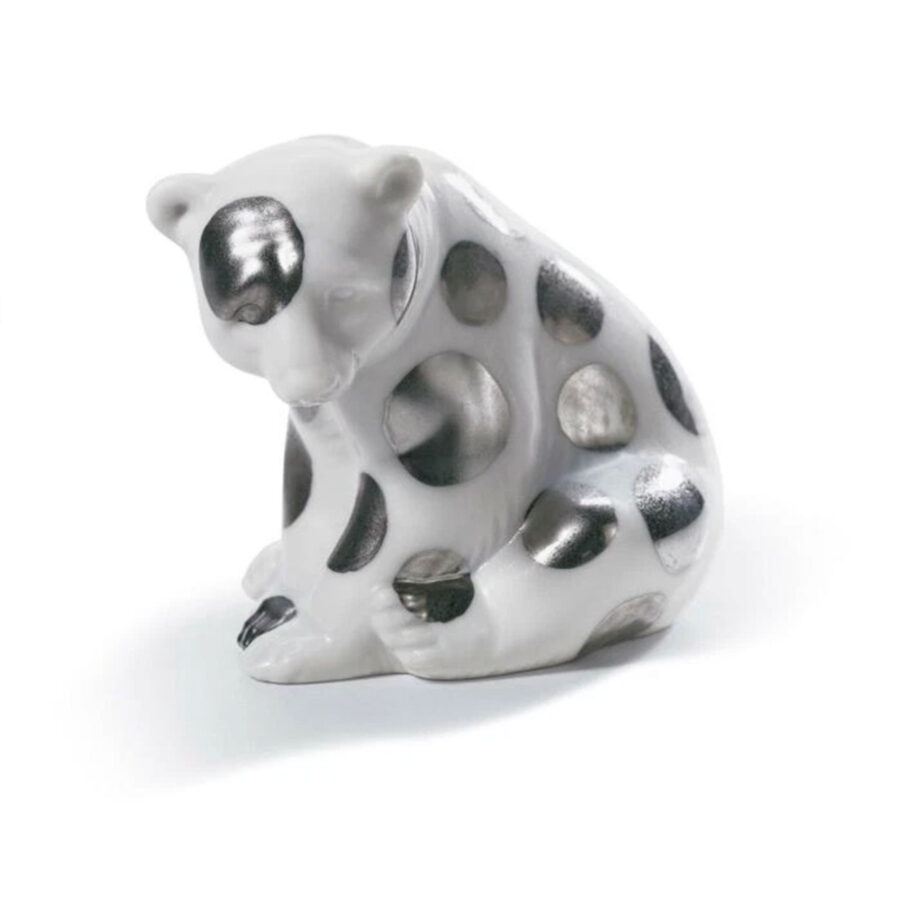 Polar bear seated (Re-Deco)