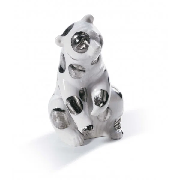 Polar bear resting (Re-Deco)