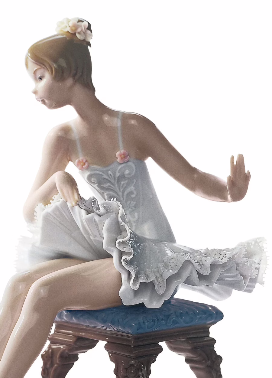 Recital-Ballet-Girl-Figurine