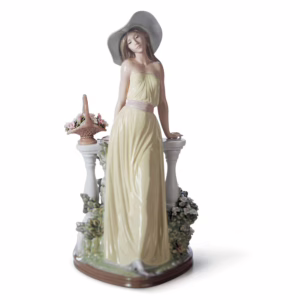 01005378-Time-for-Reflection-Woman-Figurine